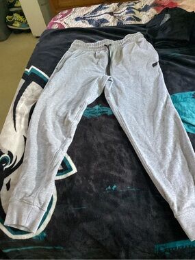 Fabletics Kids Light Gray Jogger Sweatpants